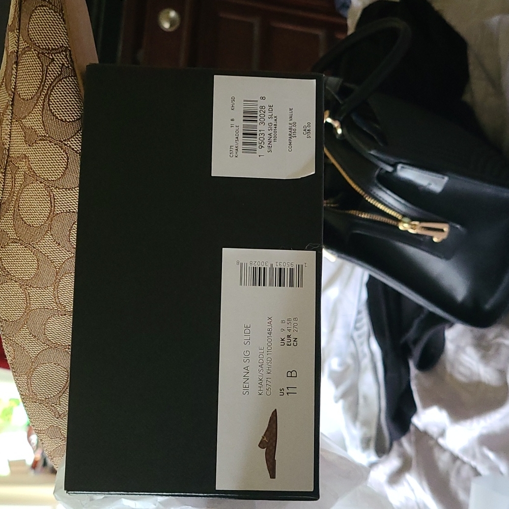 Coach Sienna signature slide - Picture 2 of 5